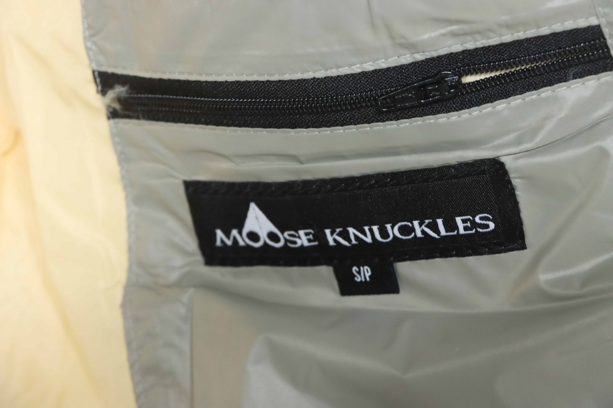 EM Sneakers Moose Knuckles Gold Scissors Stand Collar Large Plaid Gray Down Jacket