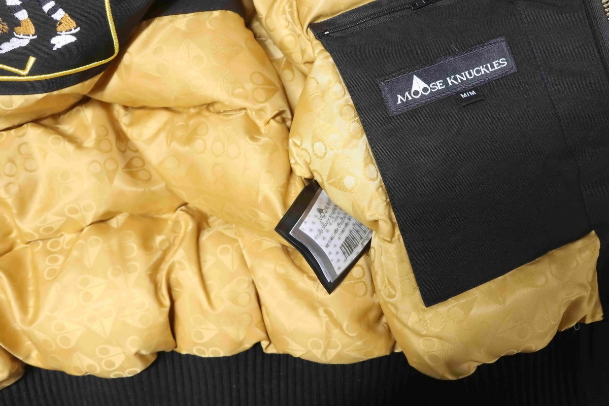 EM Sneakers Moose Knuckles Cloud Bomber Black Jacket with Detachable Hood and Shearling Trim In Milkyway