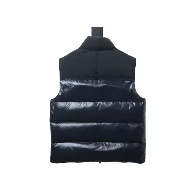 EM Sneakers Moose Knuckles Glossy Down Vest Black 02