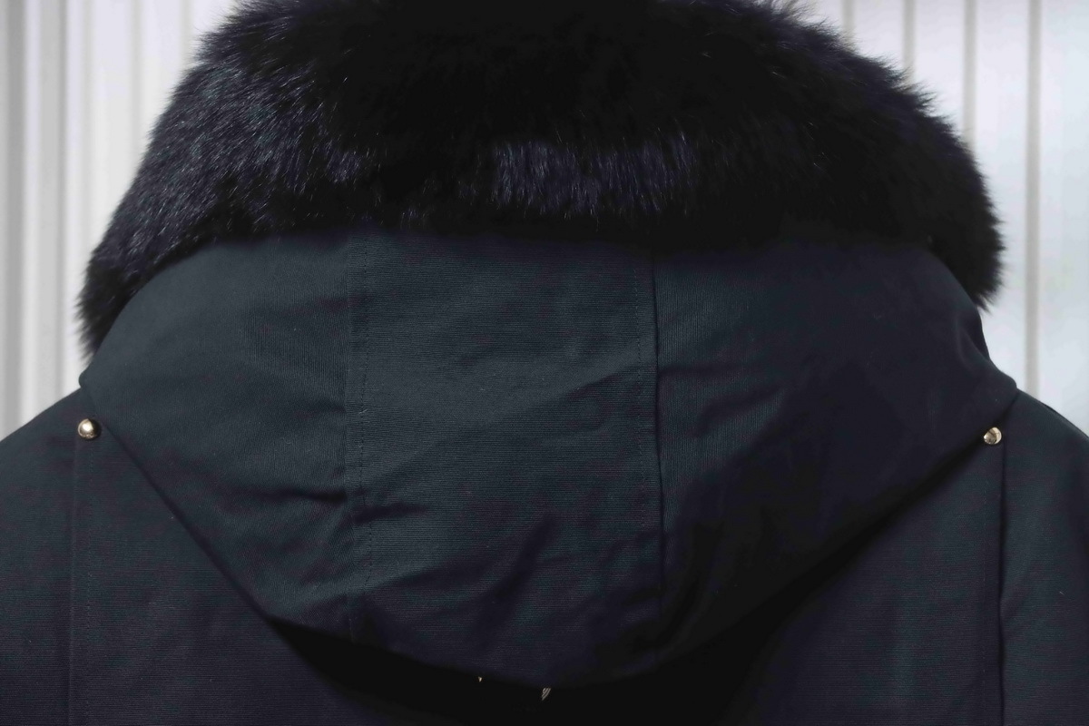 EM Sneakers Moose Knuckles Gold Stirling Parka Neoshear Down Jacket Black