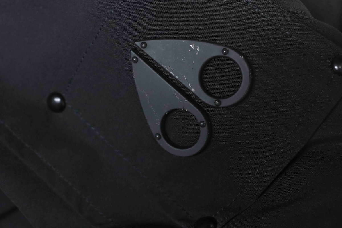 EM Sneakers Moose Knuckles Multi-pocket Hooded Black Down Jacket