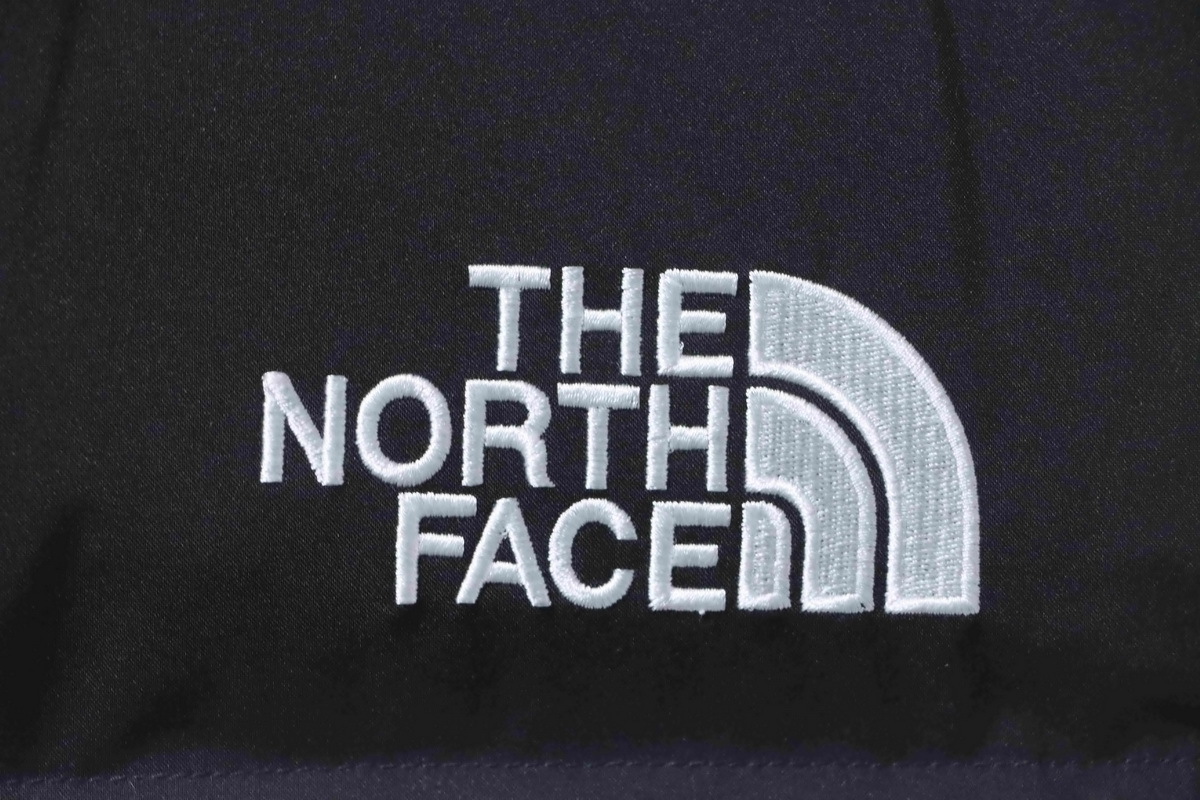 EM Sneakers The North Face Plaid Down Jacket White Black