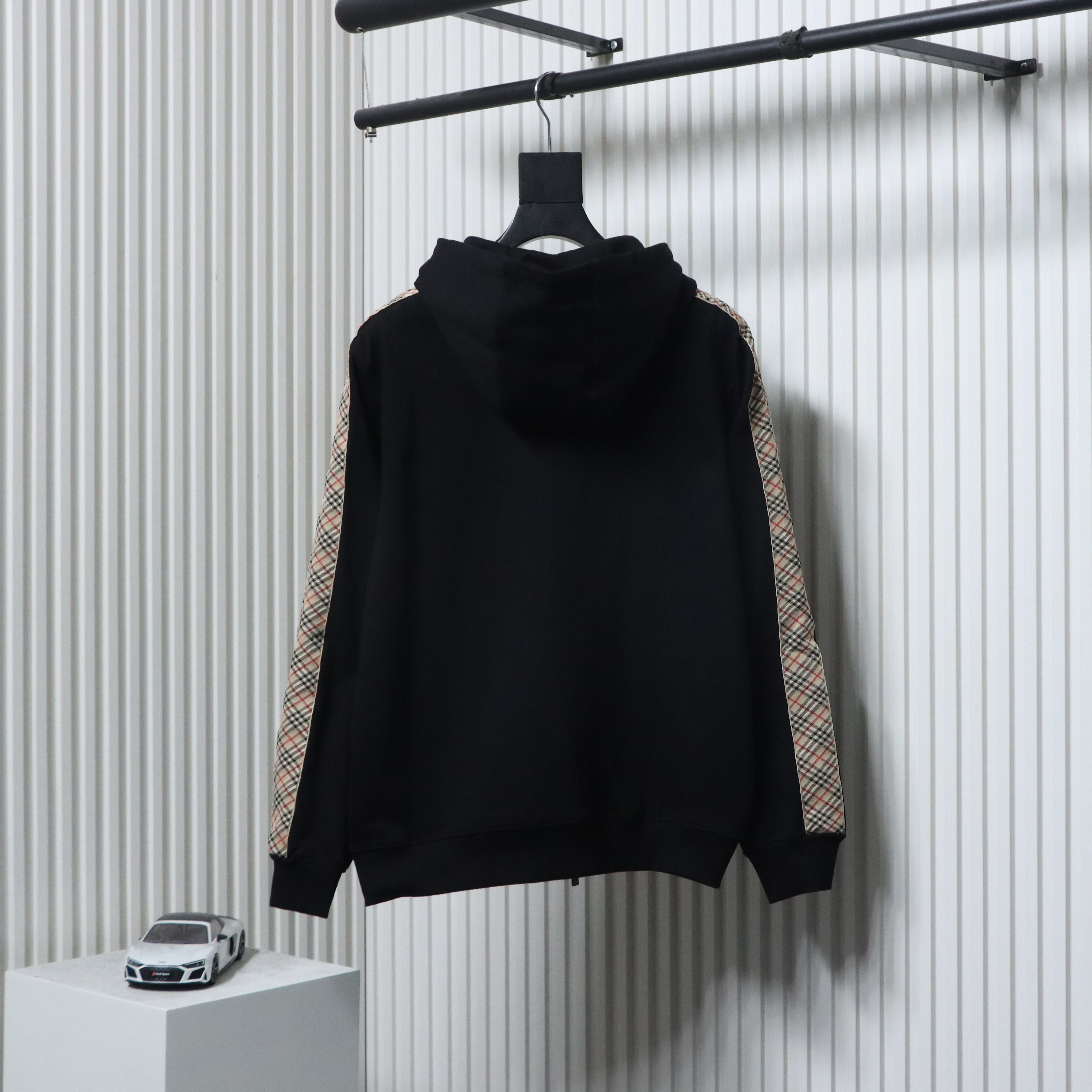 EM Sneakers Burberry Black Zip-up Hoodie with Side Quilting Pattern