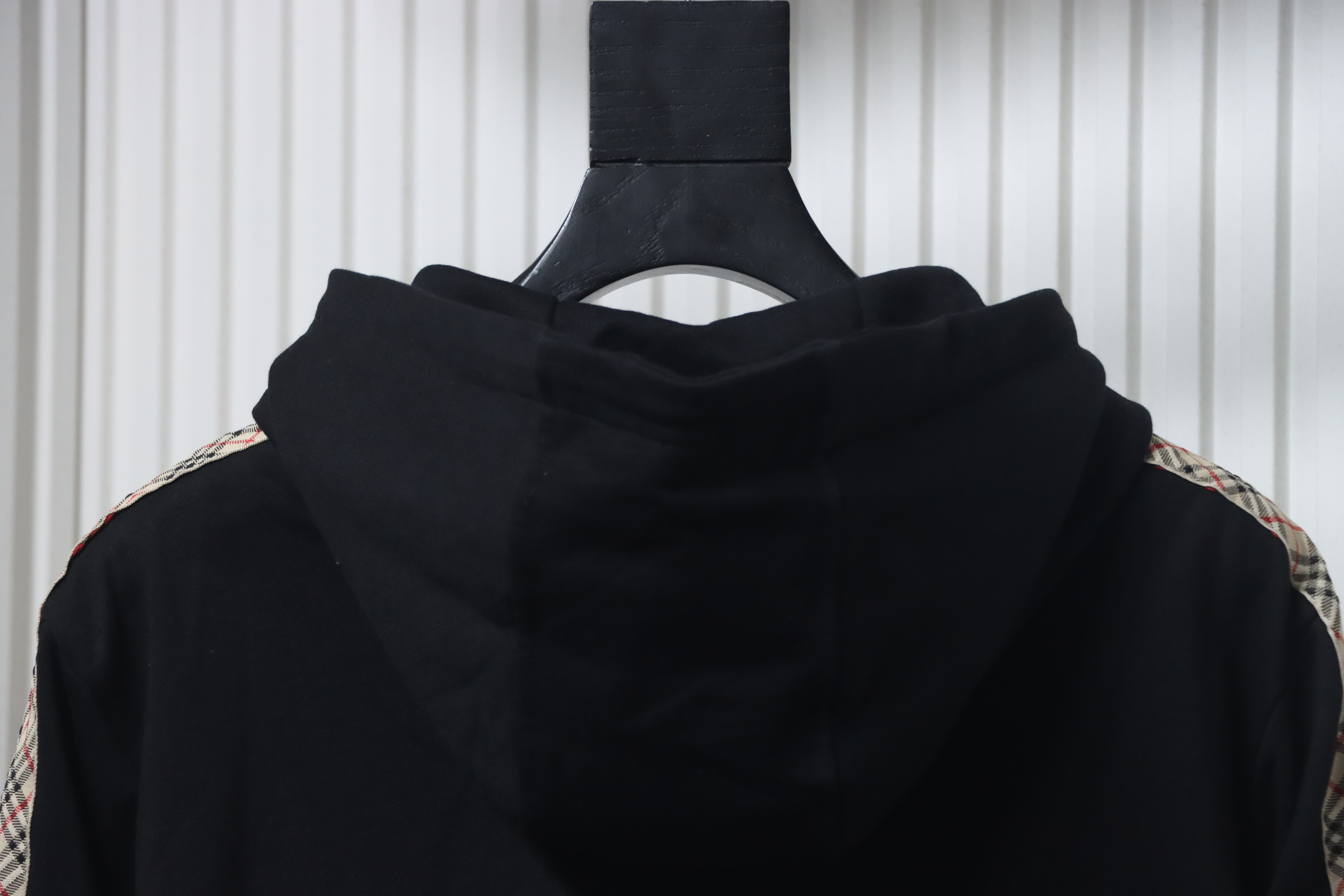 EM Sneakers Burberry Black Zip-up Hoodie with Side Quilting Pattern