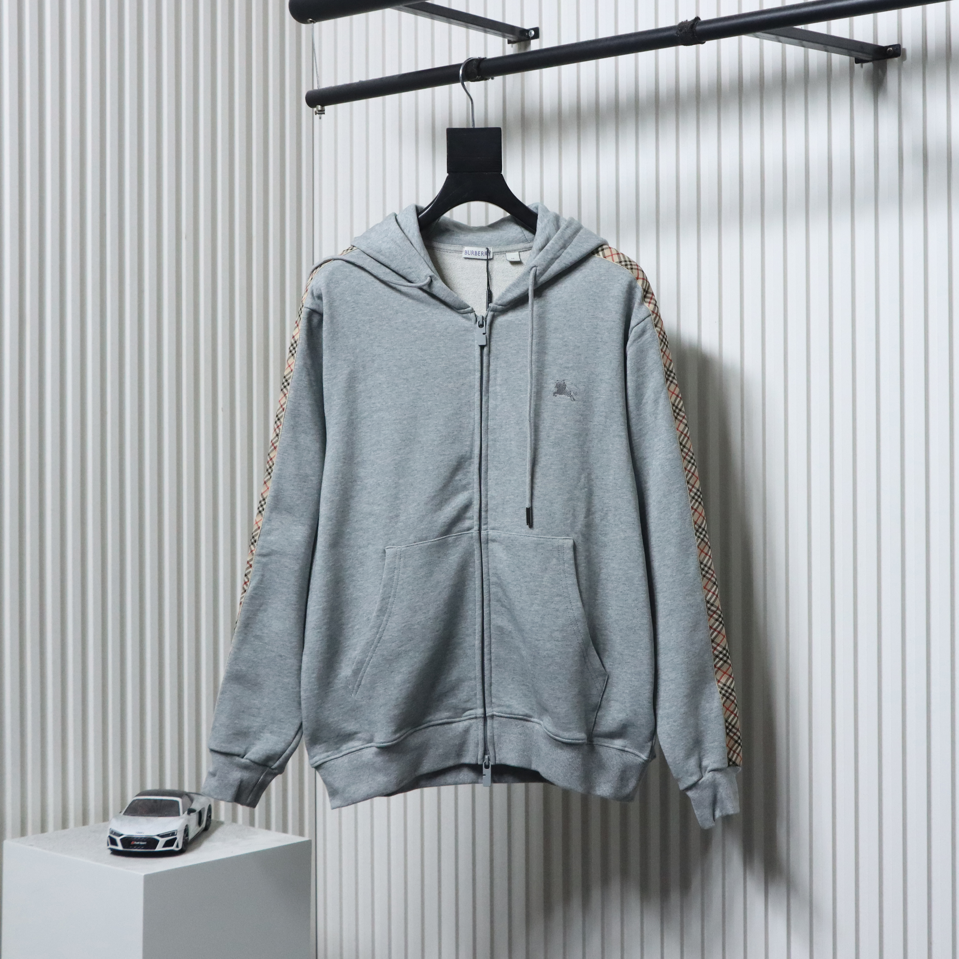 EM Sneakers Burberry Grey Zip-up Hoodie with Side Quilting Pattern
