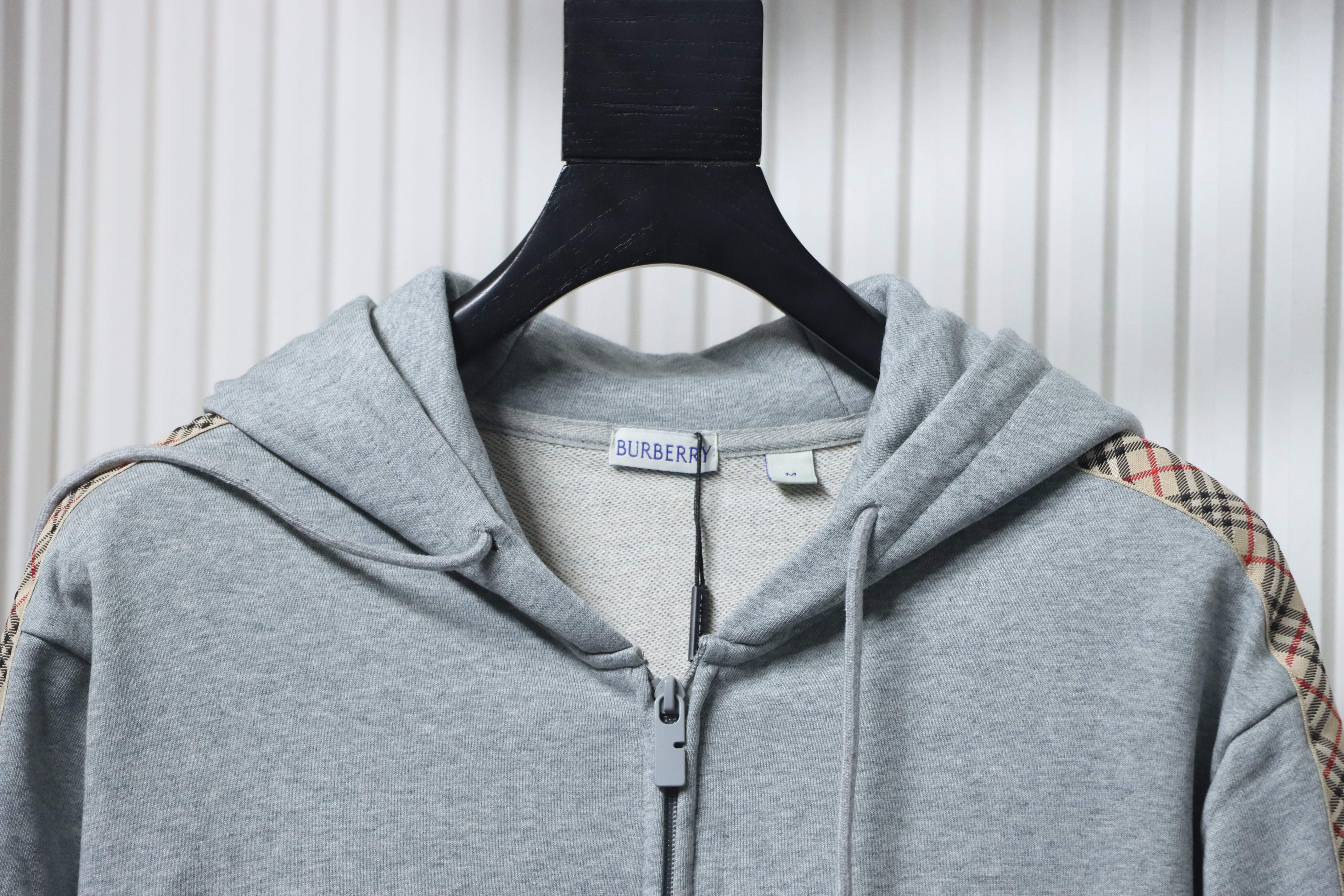 EM Sneakers Burberry Grey Zip-up Hoodie with Side Quilting Pattern