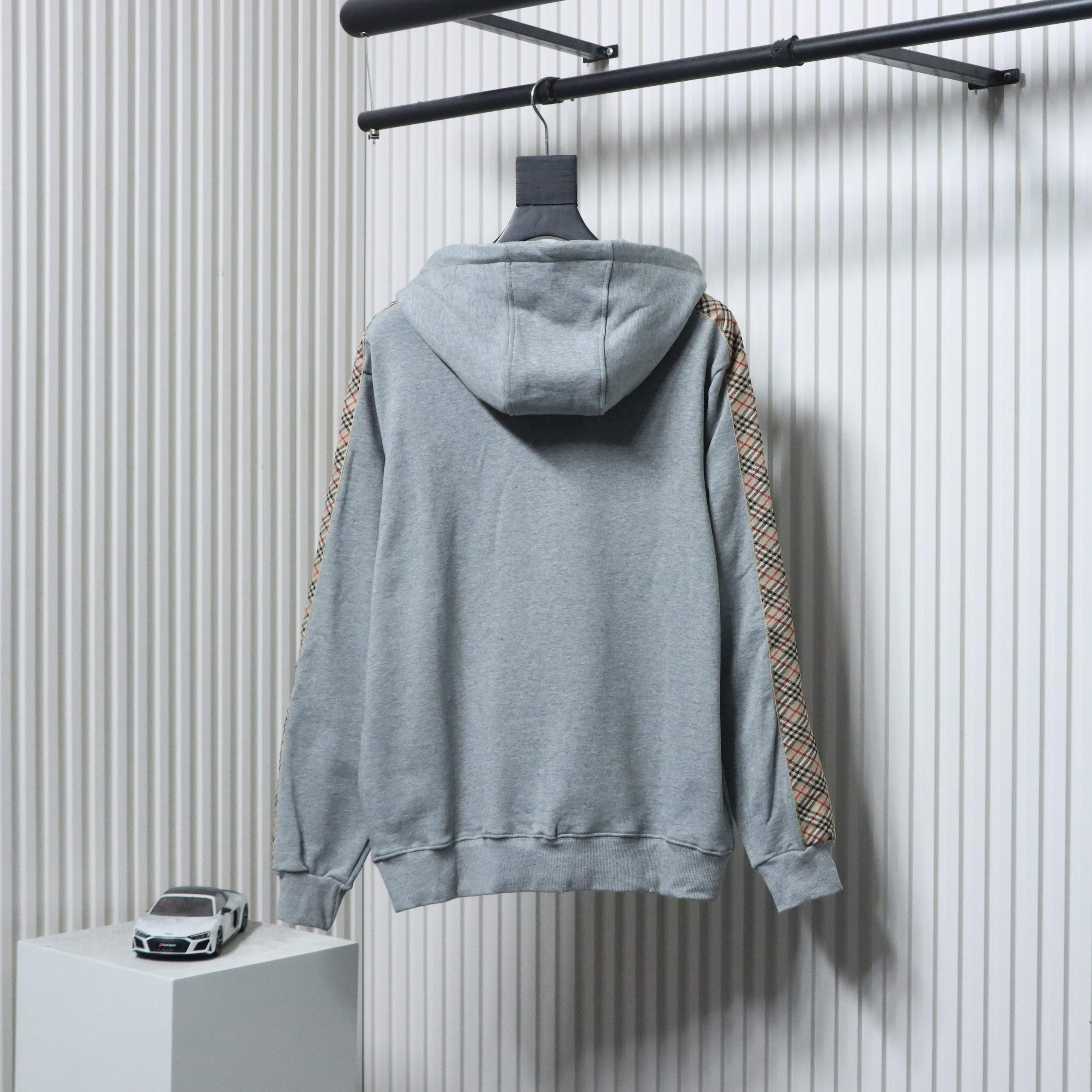 EM Sneakers Burberry Grey Zip-up Hoodie with Side Quilting Pattern