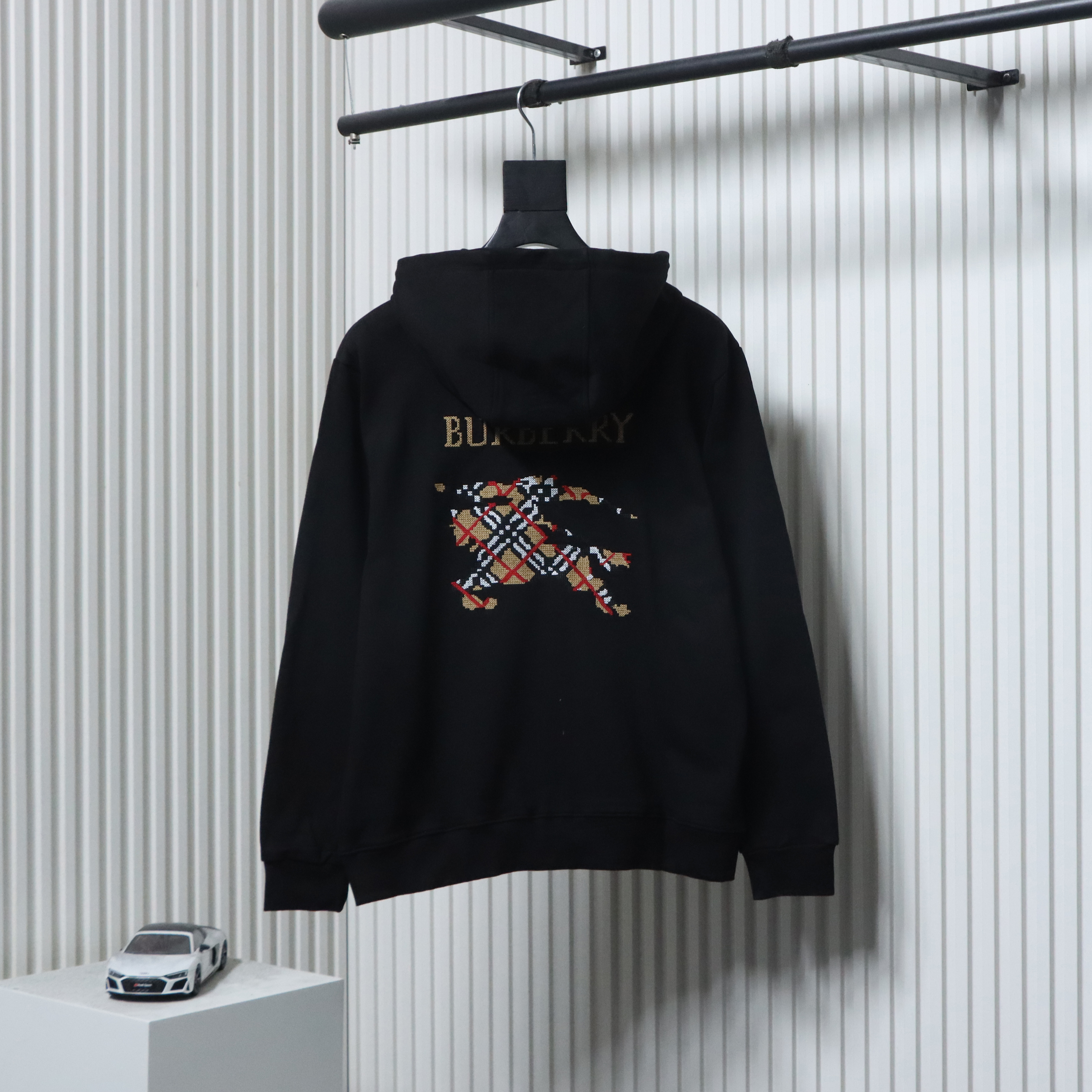 EM Sneakers Burberry War Horse Cross-Stitch Print Zip-Up Hoodie Black