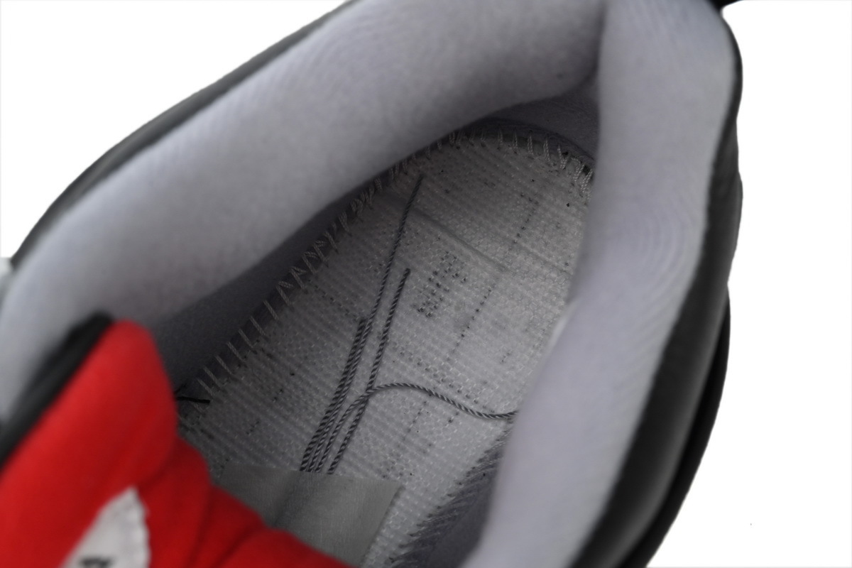 EM Sneakers Air Jordan 4 Bred Reimagined