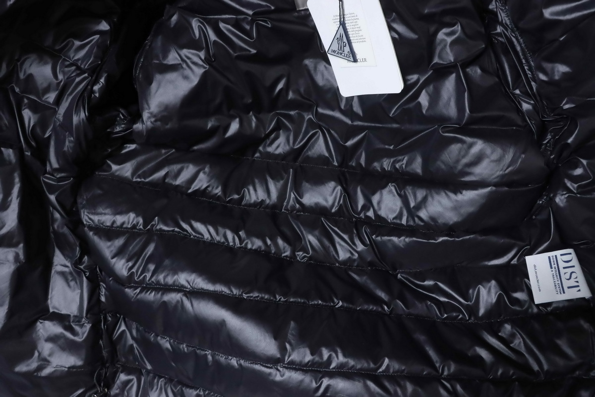 EM Sneakers Moncler Cornour Down Jacket Black