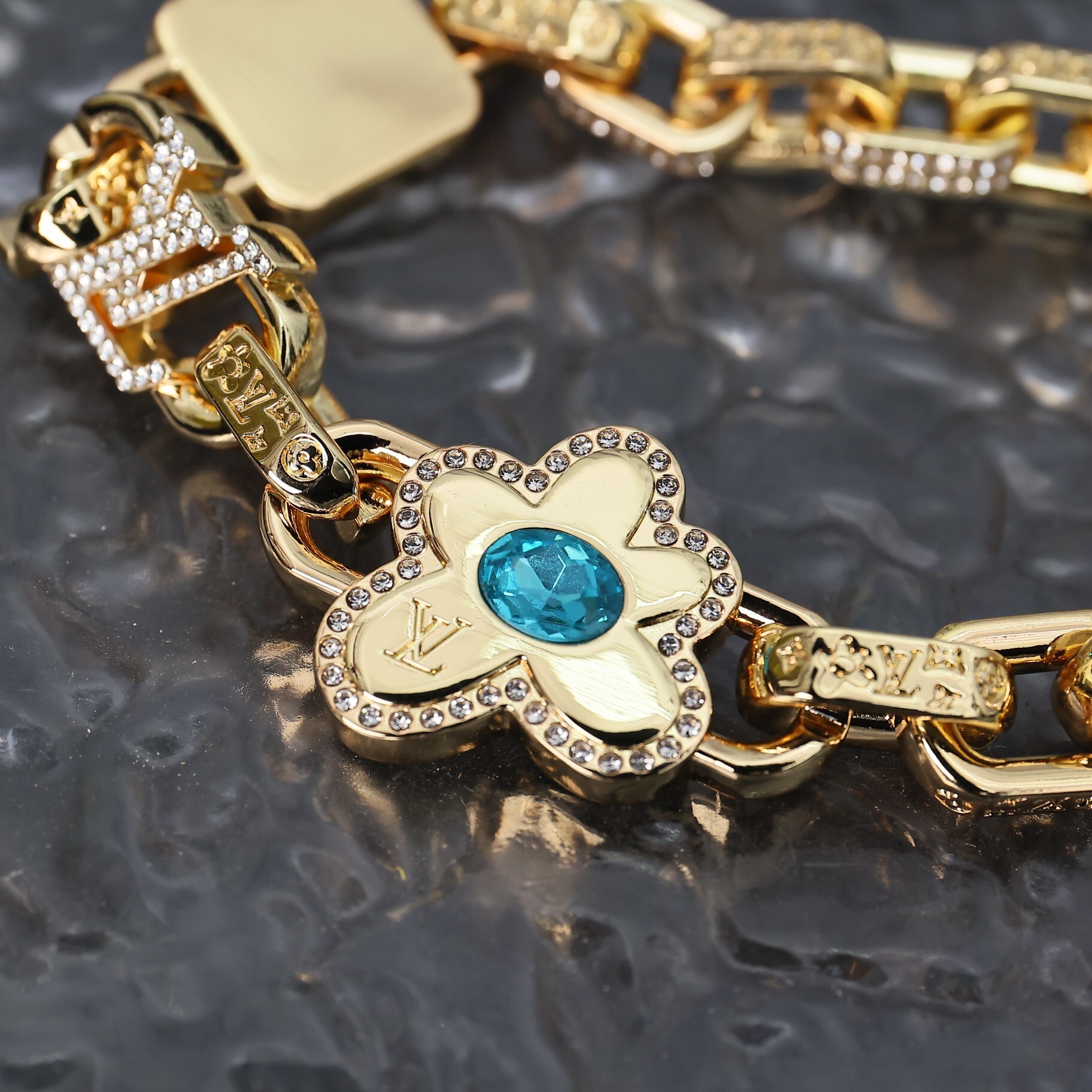 EM Sneakers Louis Vuitton by Tyler, the Creator Paradise Stone Bracelet Gold-color