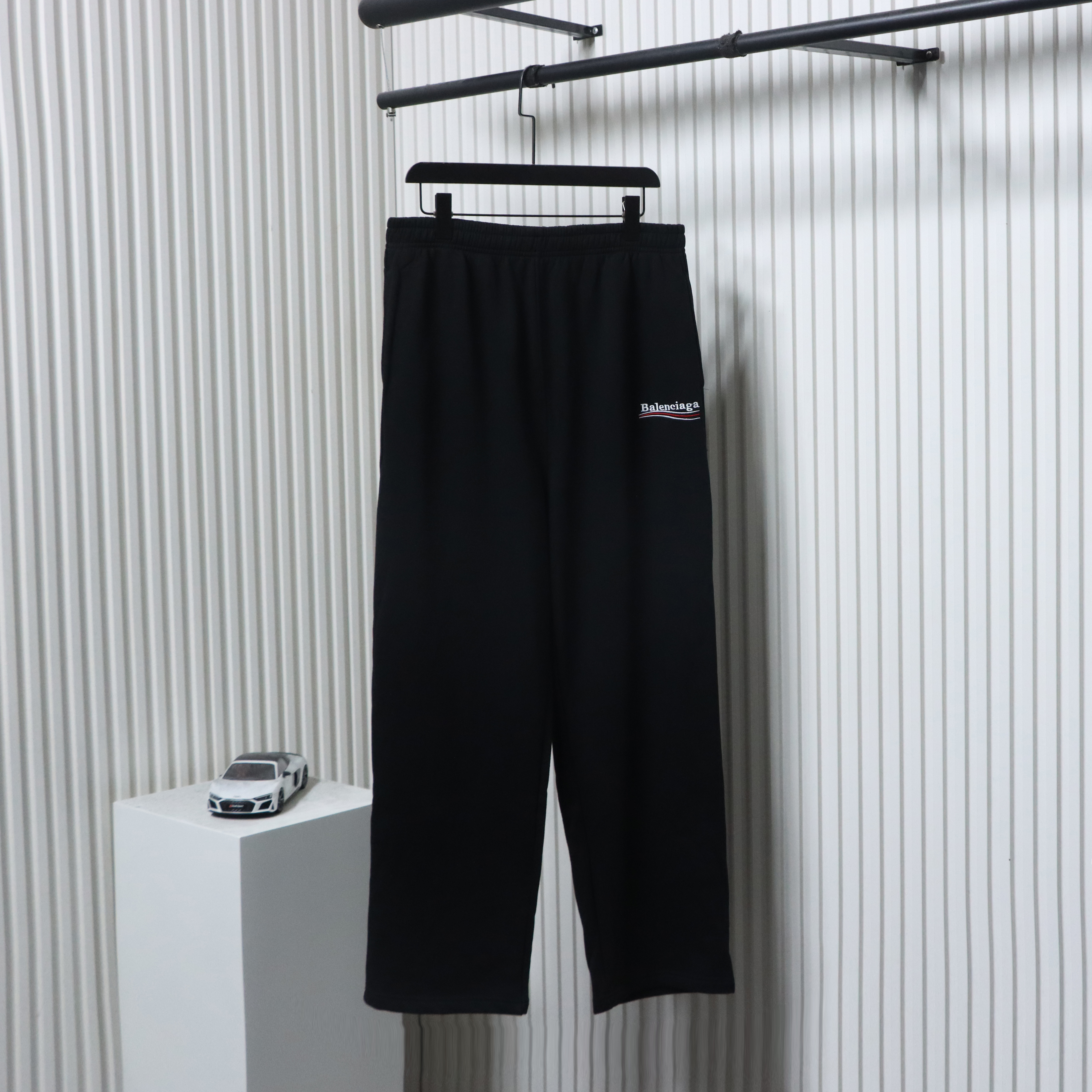 EM Sneakers Balenciaga Political Campaign Baggy Sweatpants in Black