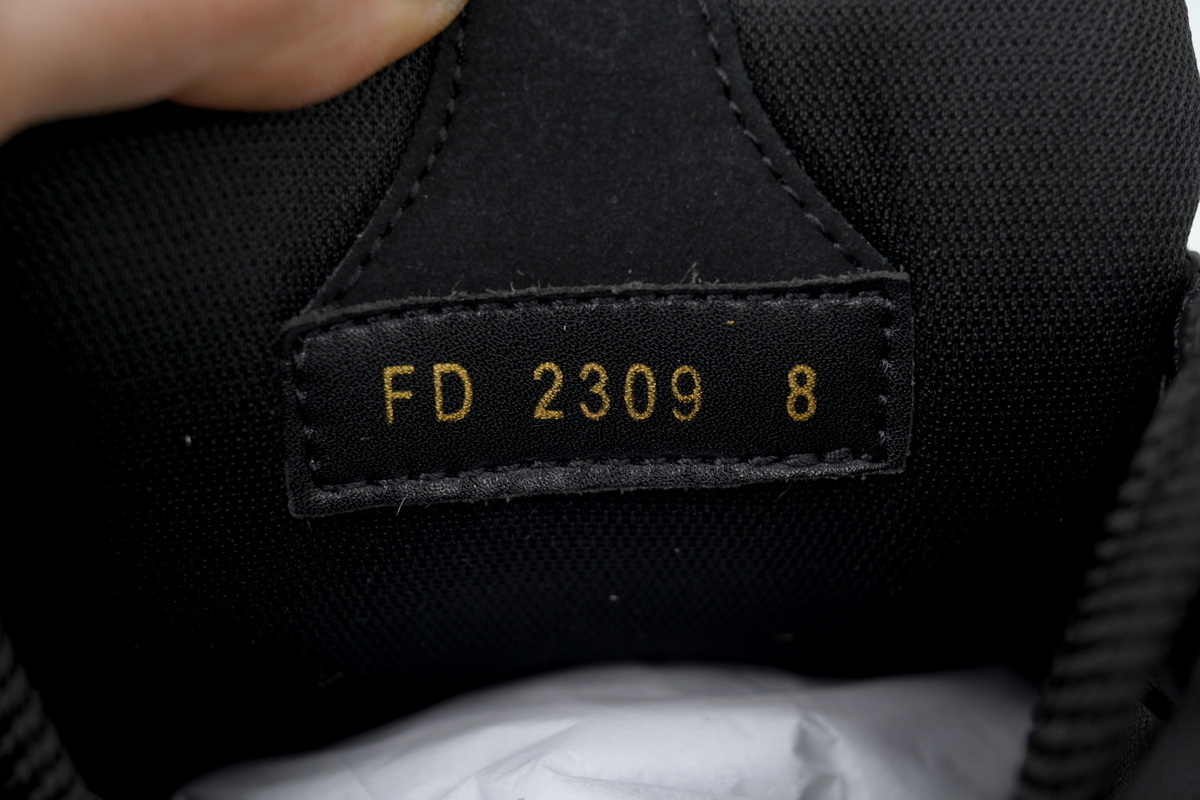 EM Sneakers Louis Vuitton LV Skate All Black Diamond Surface