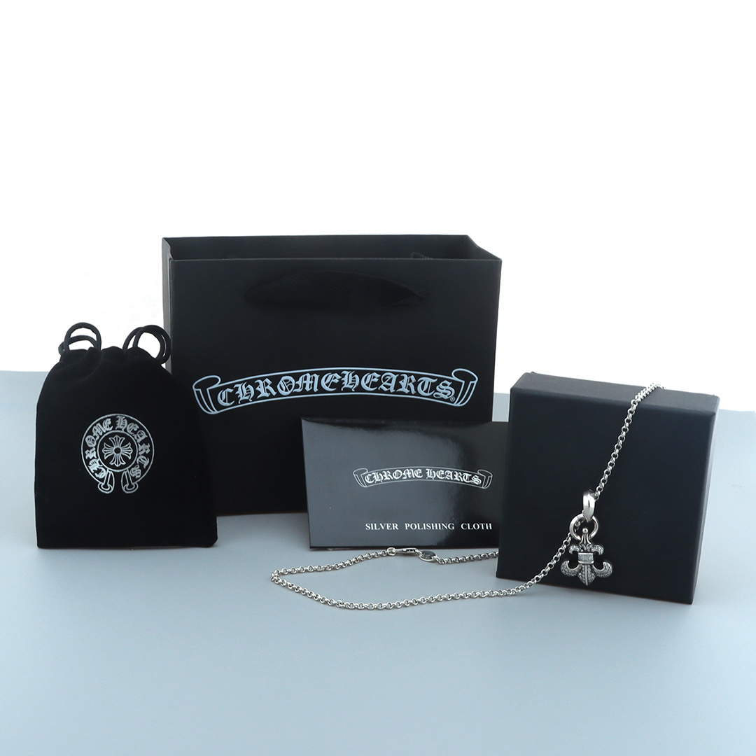 EM Sneakers Chrome Hearts Diamond Anchor Pendant Necklace Silver