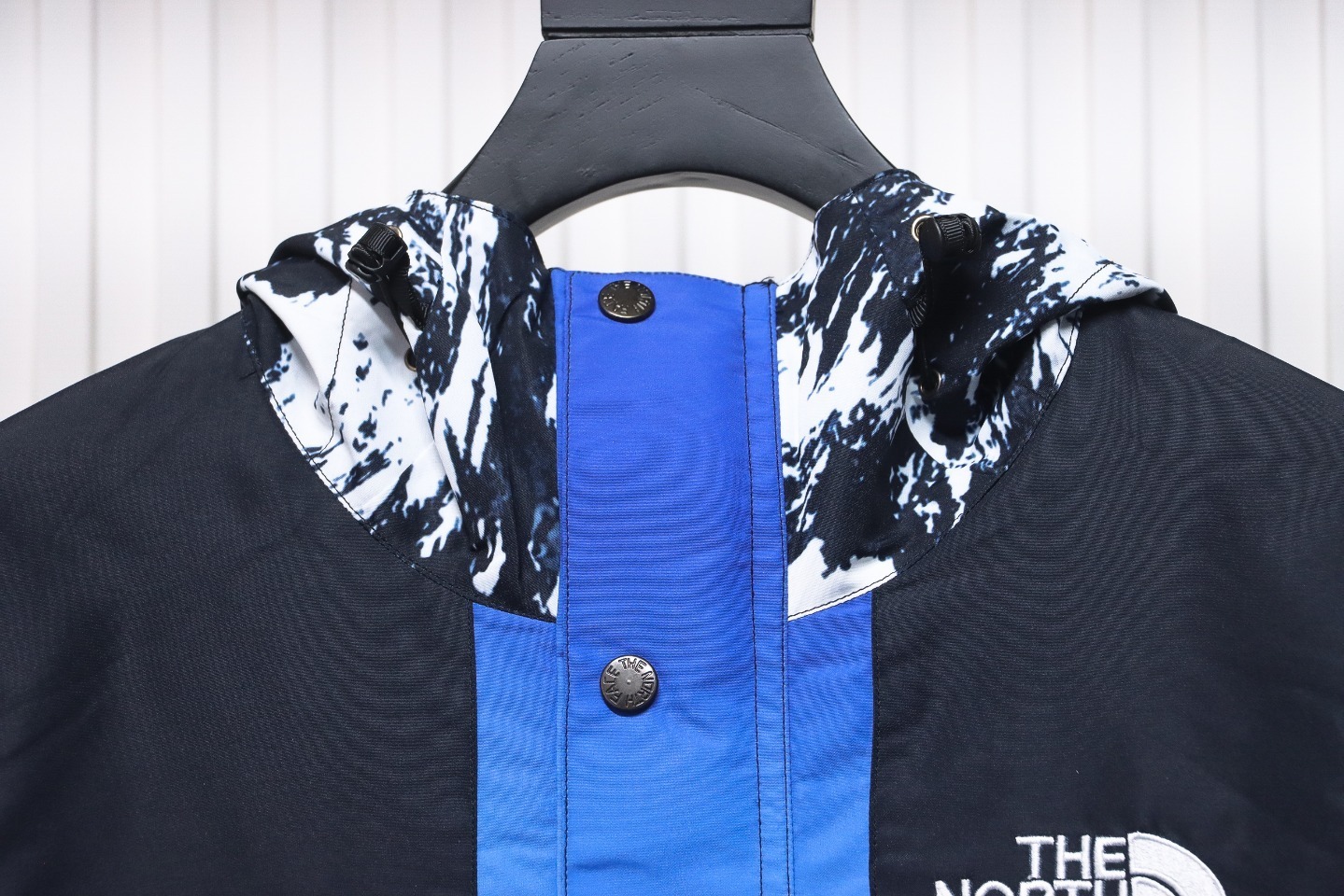 EM Sneakers Supreme × The North Face Mountain Parka Jacket Blue and Black(FW17)