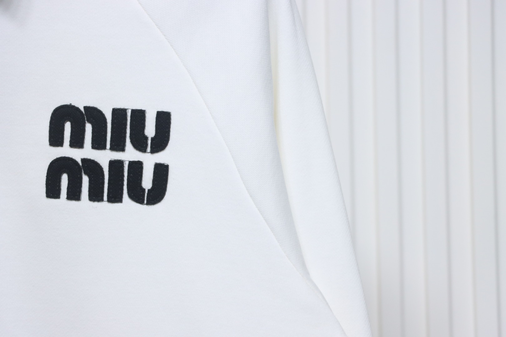 EM Sneakers Miu Miu Burgundy Long Sleeve Polo with Logo In White