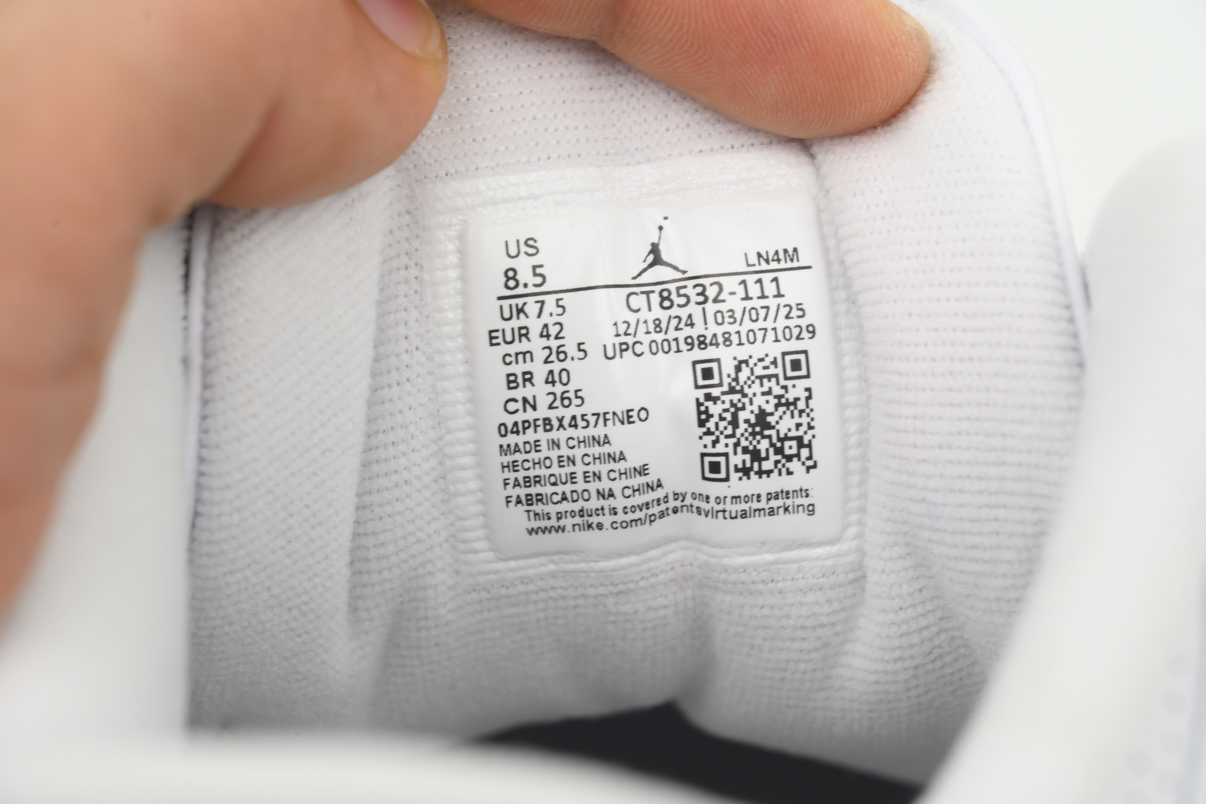 EM Sneakers Air Jordan 3 Retro Pure Money (2025)