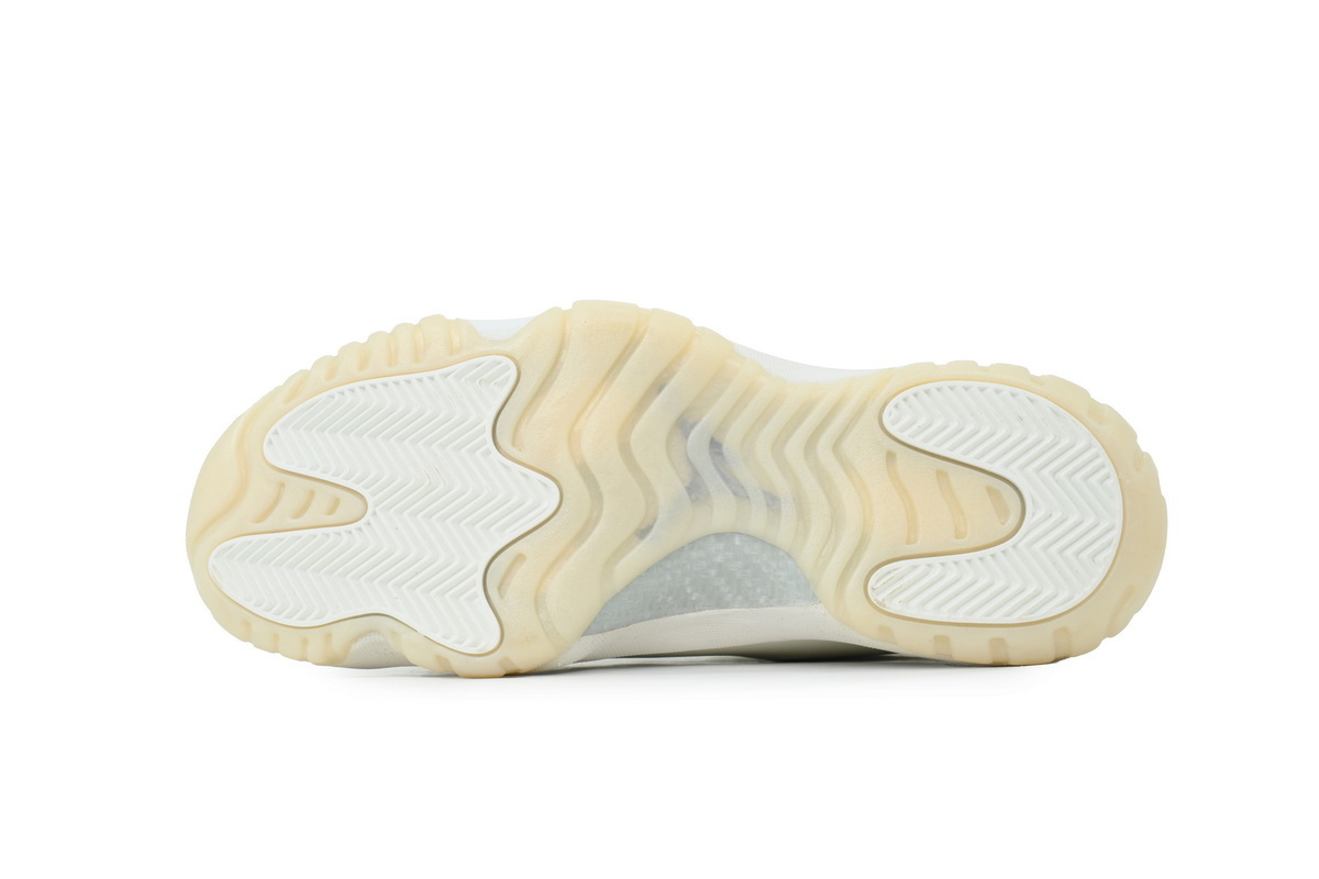 EM Sneakers Air Jordan 11 Retro Pearl