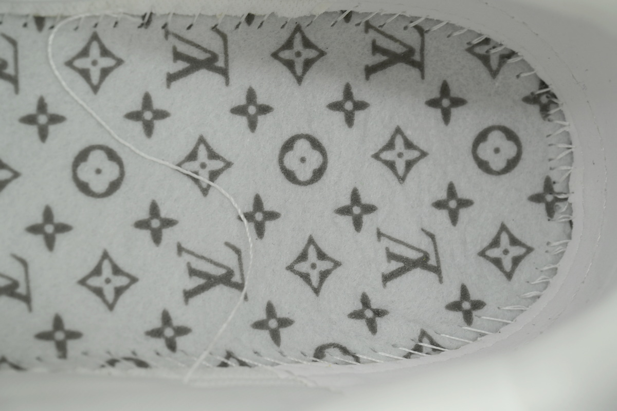 EM Sneakers Louis Vuitton LV Skate All White