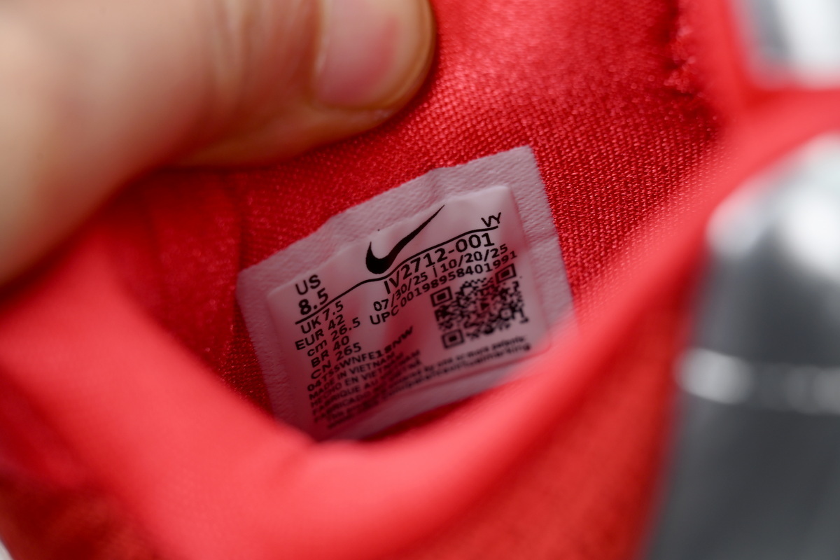 EM Sneakers Caitlin Clark x Nike Zoom Kobe 5 Protro Rookie of the Year