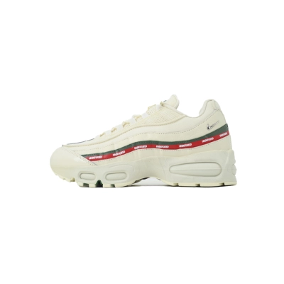 EM Sneakers Nike Air Max 95 × Undefeated Sail 01