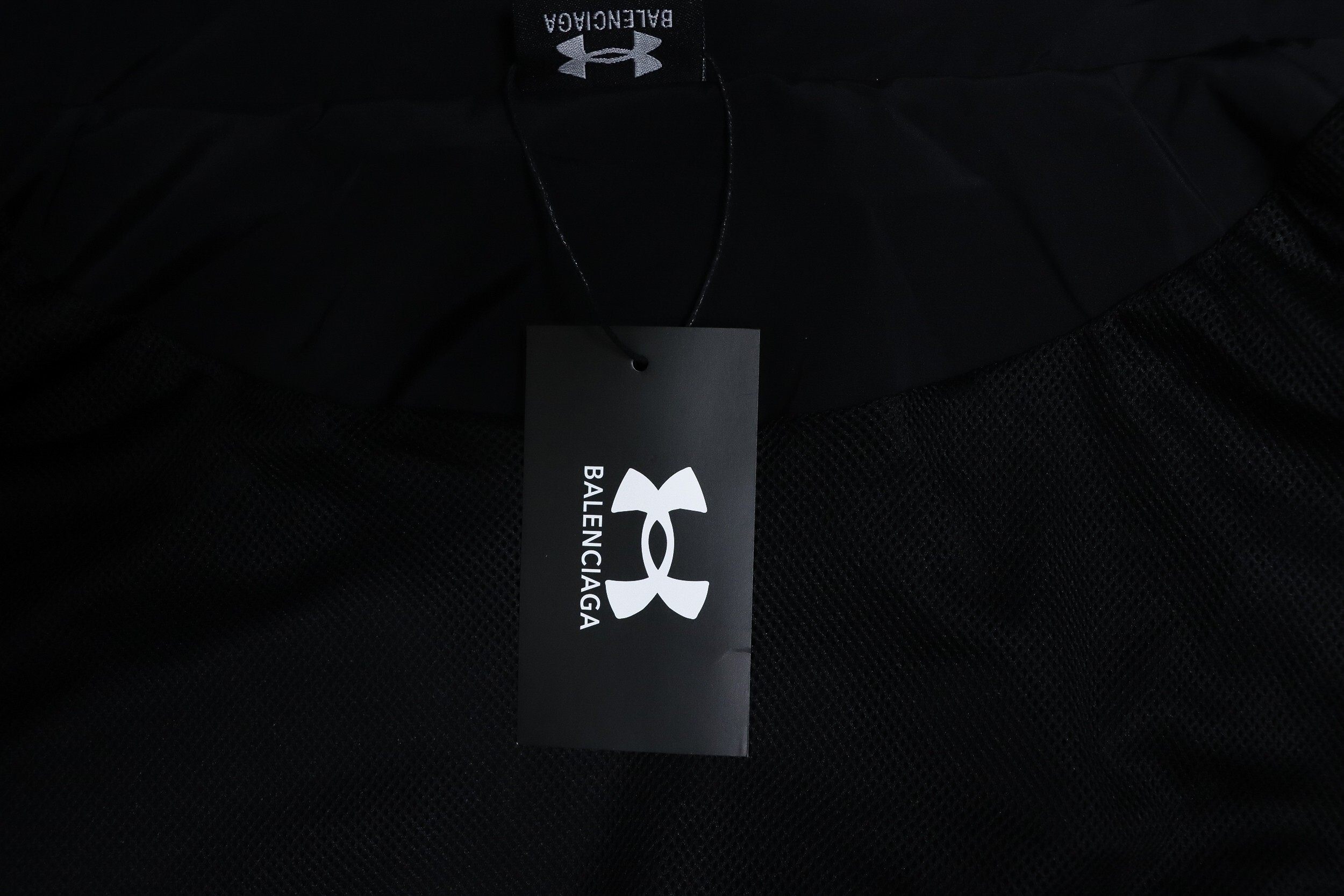 EM Sneakers Balenciaga x Under Armour Wind Jacket