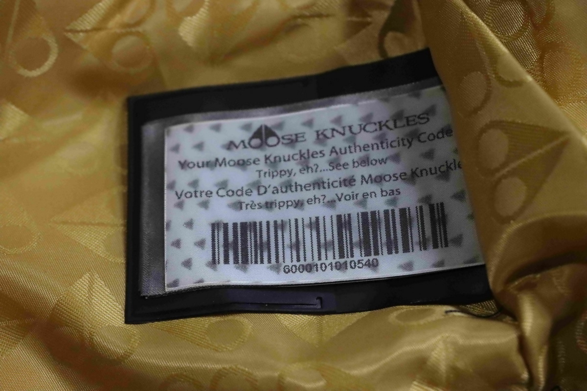 EM Sneakers EM Sneakers Moose Knuckles 3Q Gold Scissors Black Down Jacket(Women's)