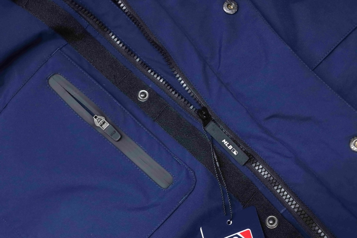 EM Sneakers MLB 2nd Generation Navy Workwear Down Jacket with Large Fur Collar