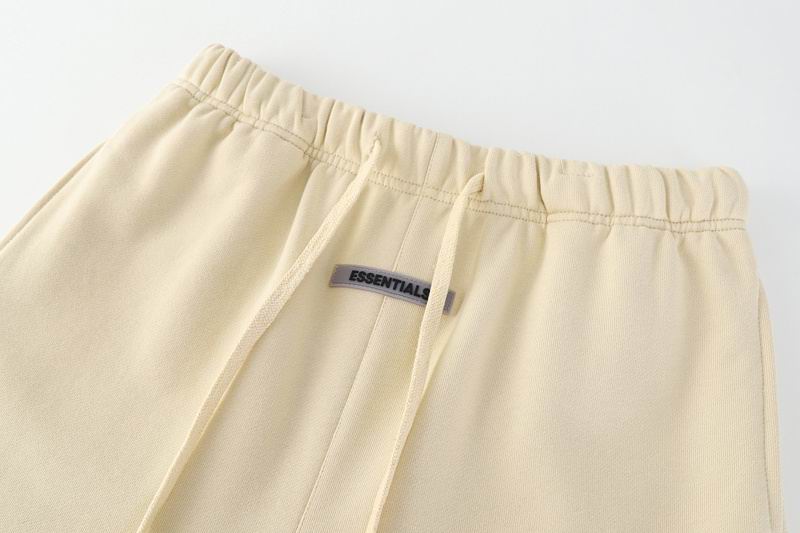 EM Sneakers Fear of God Essentials Sweatshort -010 Apricot