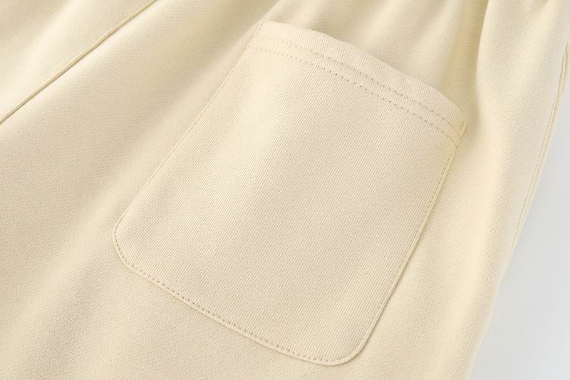 EM Sneakers Fear of God Essentials Sweatshort -010 Apricot