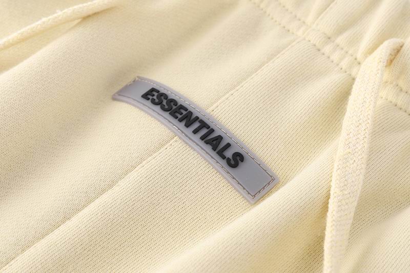 EM Sneakers Fear of God Essentials Sweatshort -010 Apricot