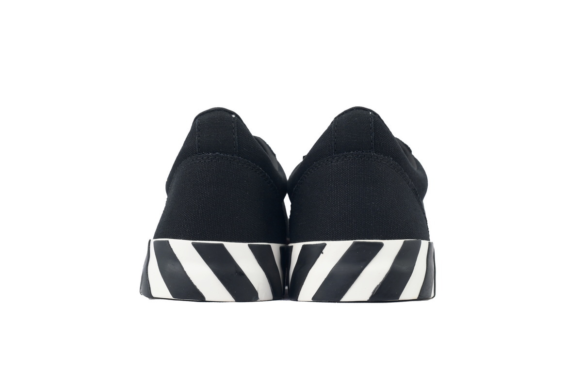 EM Sneakers Off-White Vulc Low Top Sneaker Black