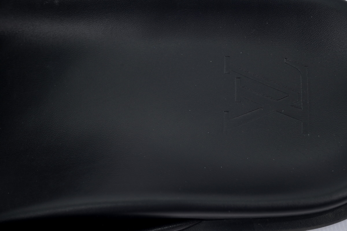 EM Sneakers Louis Vuitton LV Mirabeau Thong Slides Black and Red On The Internet