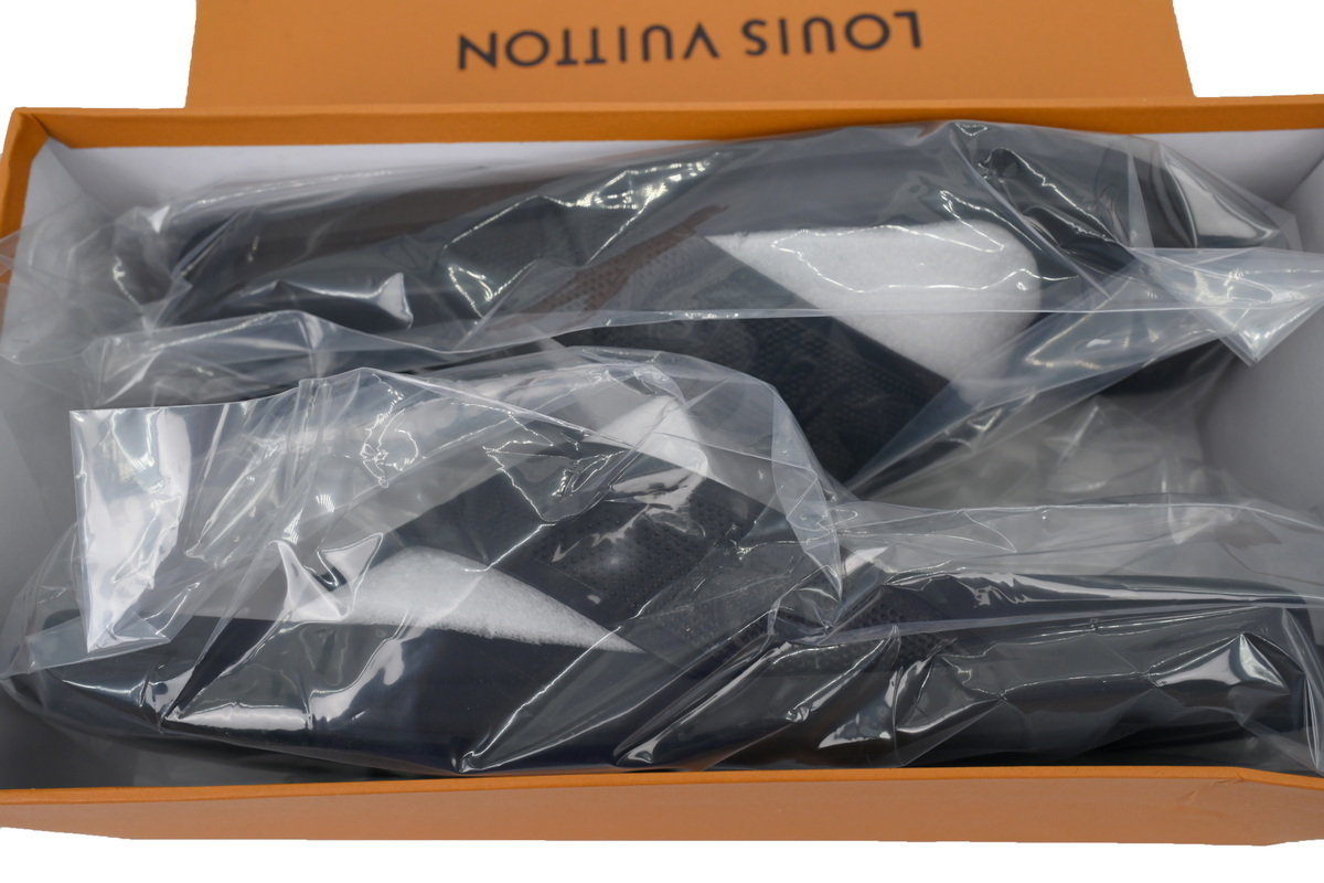 EM Sneakers Louis Vuitton LV Mirabeau Thong Slides-The Network Is Completely Black