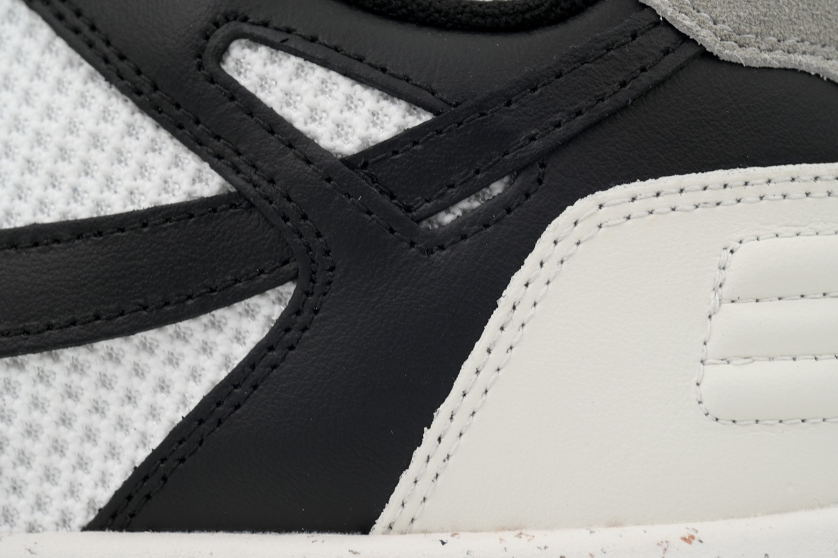 EM Sneakers Off-White Out of Office Slim White Black Speckled