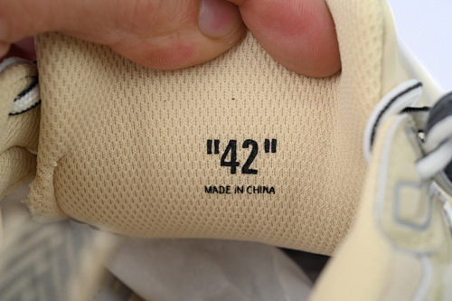 EM Sneakers OFF-WHITE Be Right Back Out Of Brown