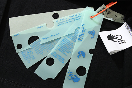 EM Sneakers Off-White T-shirt -103 Black /White