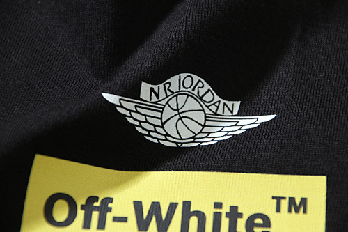 EM Sneakers Off-White T-shirt -162 Black /White