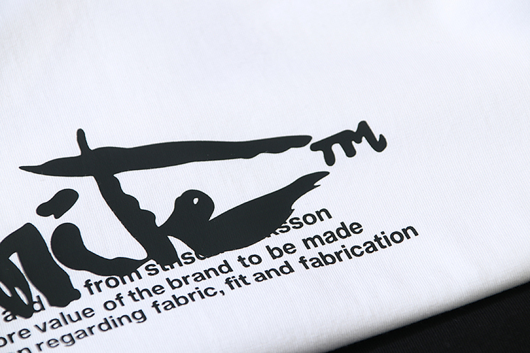 EM Sneakers Off-White T-shirt -106 Black /White /Gray