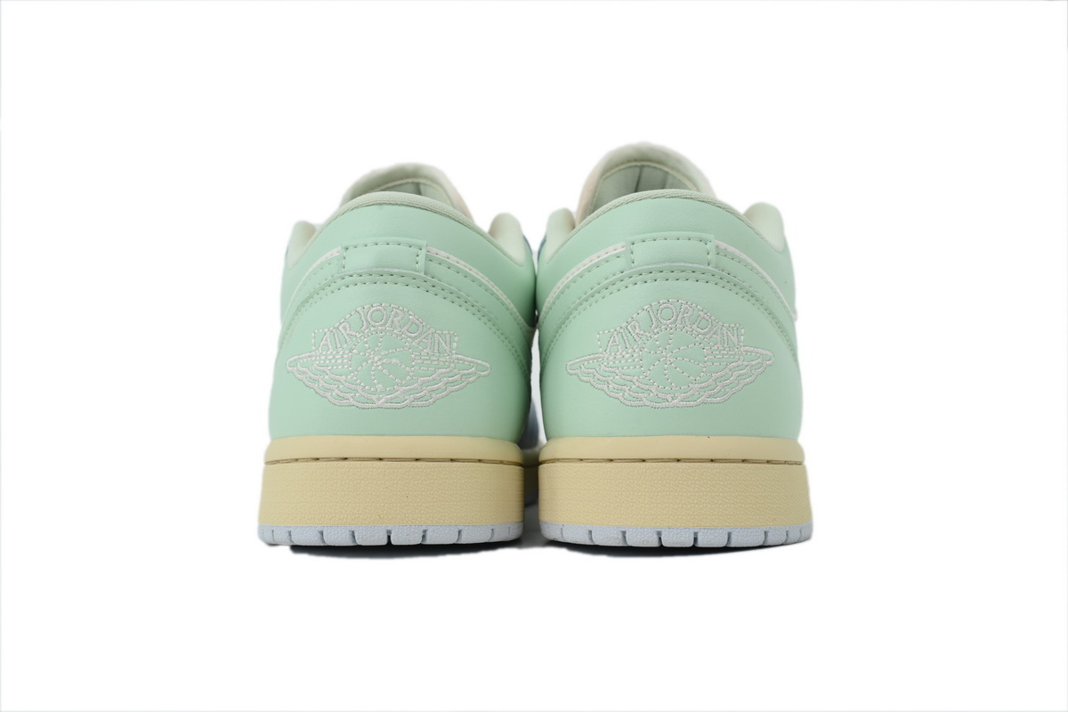 EM Sneakers Air Jordan 1 Low Sail Aura