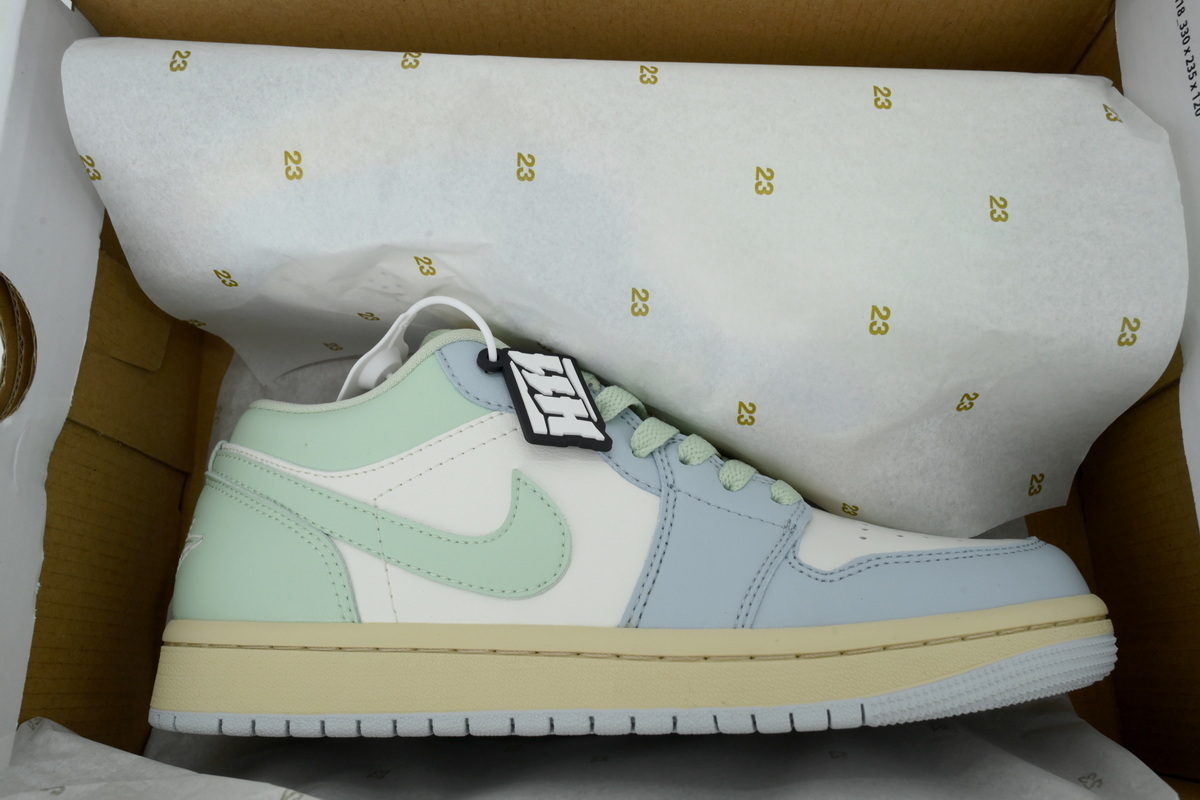 EM Sneakers Air Jordan 1 Low Sail Aura