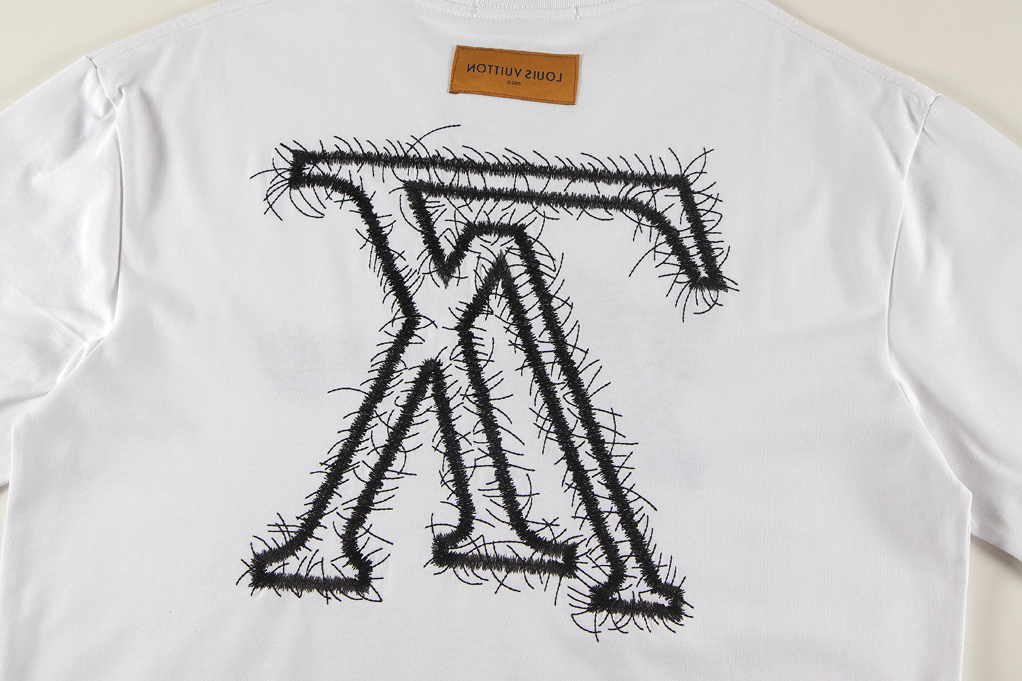 EM Sneakers Louis Vuitton T-shirt-W2614 Black /White