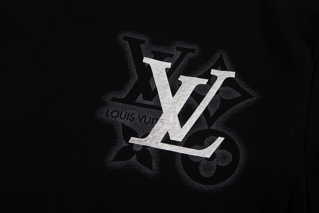 EM Sneakers Louis Vuitton T-shirt-W2627 Black /White