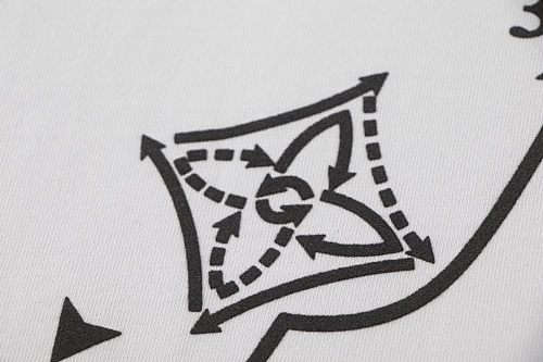 EM Sneakers Louis Vuitton T-shirt-W2642 Black /White