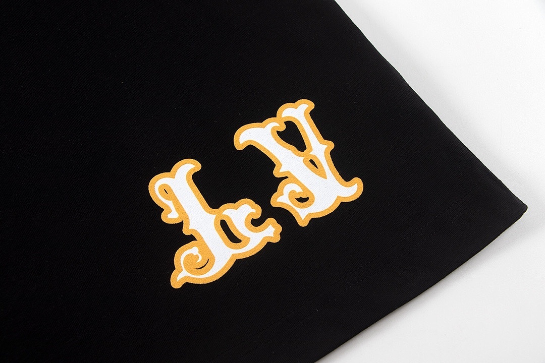 EM Sneakers Louis Vuitton T-shirt-W2643 Black /White