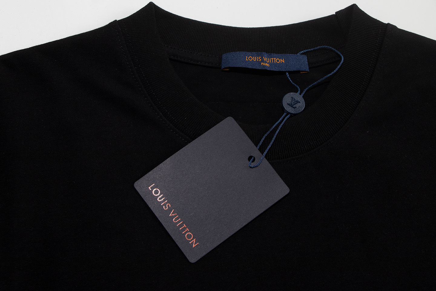 EM Sneakers Louis Vuitton T-shirt-W2547 Black /White