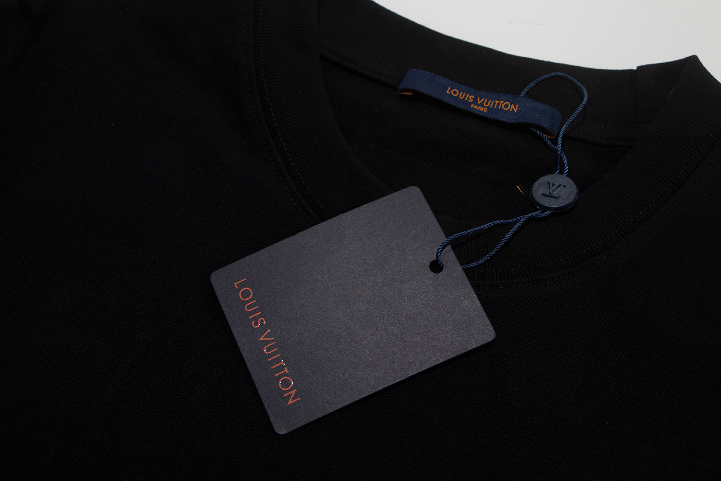 EM Sneakers Louis Vuitton T-shirt-W2569 Black /White