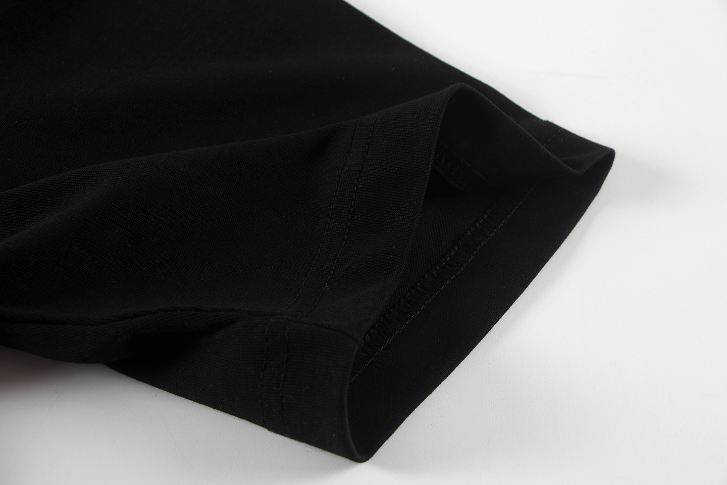 EM Sneakers Louis Vuitton T-shirt-W2628 Black /White