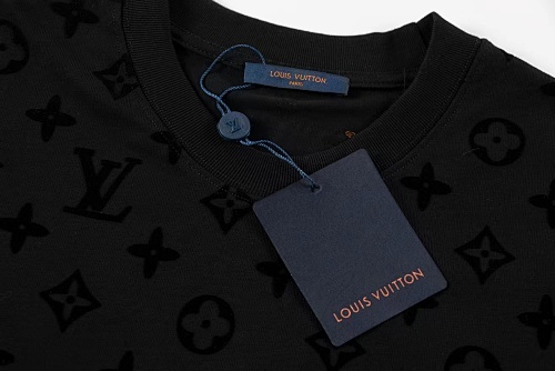 EM Sneakers Louis Vuitton T-shirt White-H888 Black