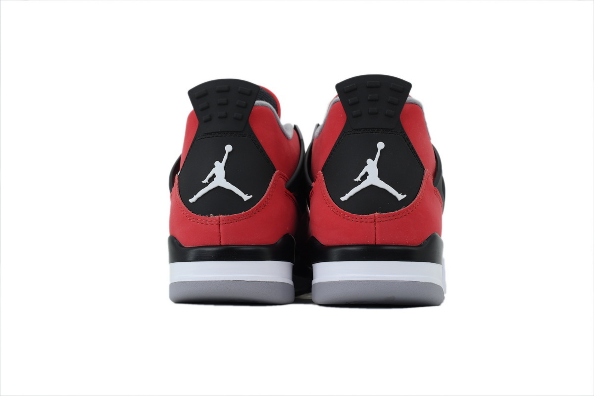 EM Sneakers Air Jordan 4 Retro Toro Bravo 2026